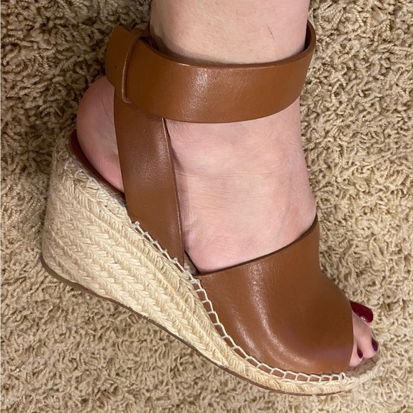 Celine - Picture 11 of 12